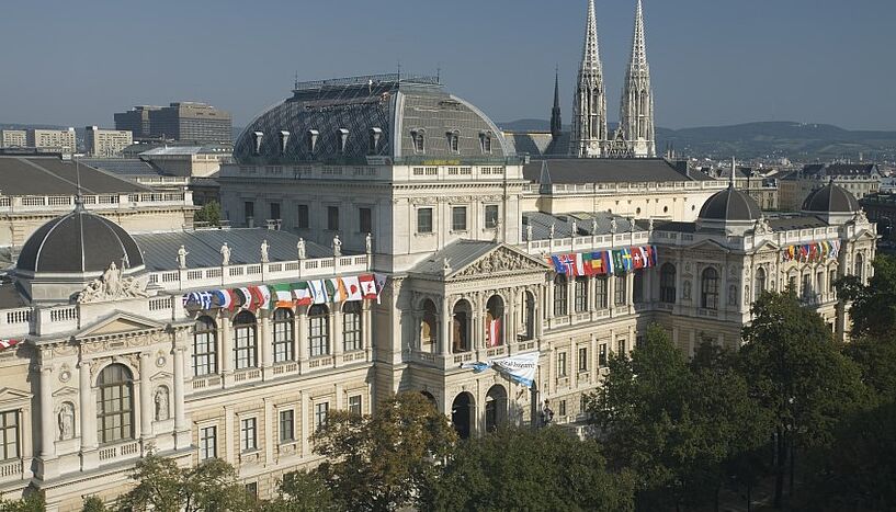 Foto: Luftansicht des Hauptgebäudes der Universität Wien