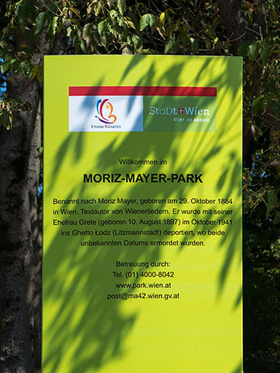 Das Foto zeigt die Parkbenennungstafel im Moriz-Mayer-Park.