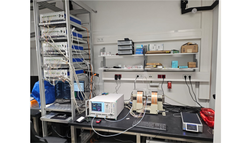 Fig. 1: Picture of the experimental inverse-design setup.