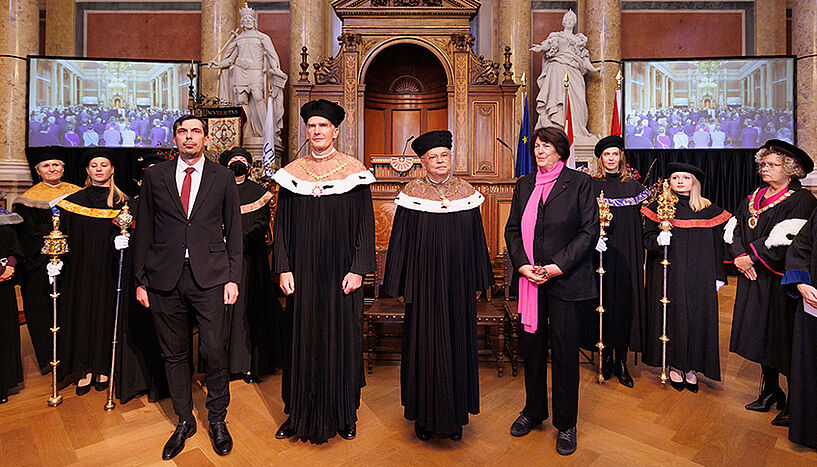 Stefan Krammer, Chair of the Senate; Sebastian Schütze, new Rector of the University of Vienna; Heinz W. Engl, former Rector of the University of Vienna; and Eva Nowotny, Chair of the University Board.
