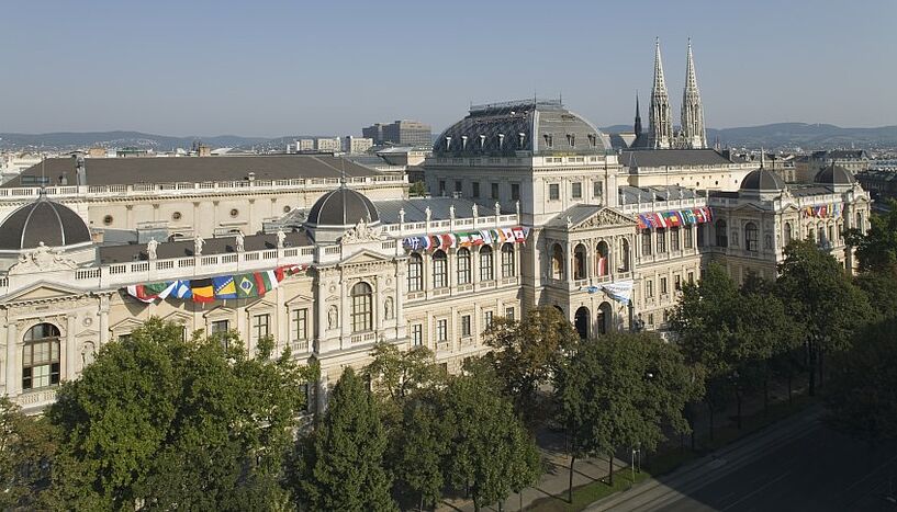 Luftansicht des Hauptgebäudes der Universität Wien