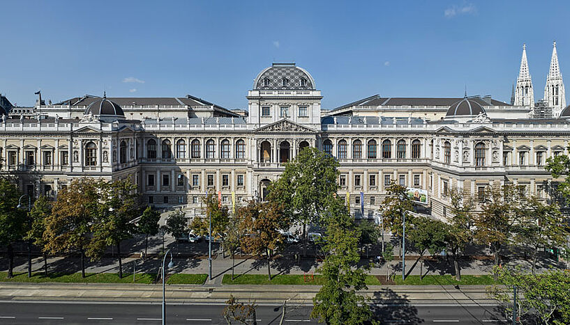 Foto des Hauptgebäudes der Uni Wien