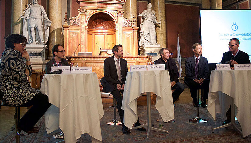 Podiumsdiskussion: Alexandra N. Lenz, Stefan Michael Newerkla, Stefan Gehrer, Arne Ziegler, Gerhard Budin und Stephan Elspaß.